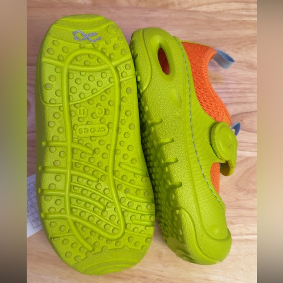 CROCS Kids’ Swiftwater Splash Water Shoes - Picture 2 of 6